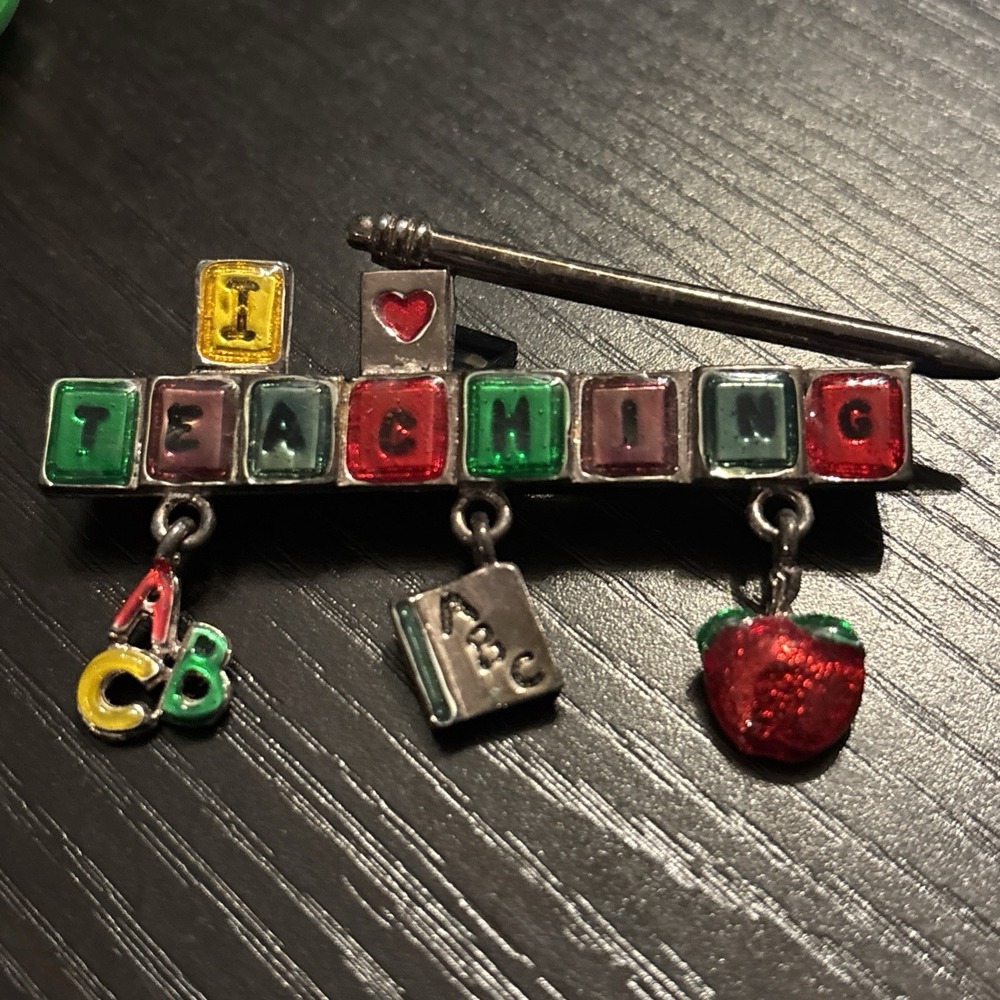 Silver‎ Tone Metal Teacher's I LOVE TEACHING Bar Brooch Vintage Colorful